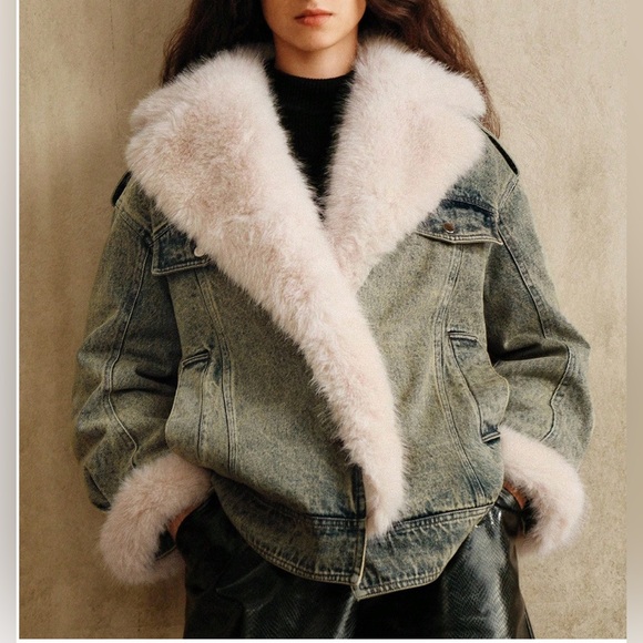 Vintage Inspired Acid Wash Denim Jacket with Faux Fur Collar & Cuffs - Picture 6 of 9